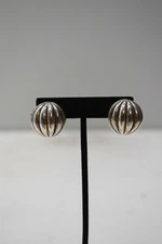 Earrings Silver Grooved Oval Clip Earrings 