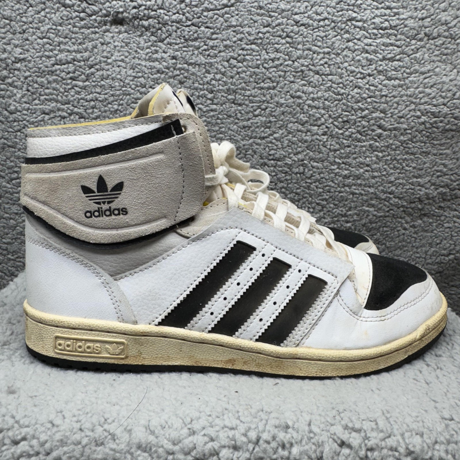 Mens Size 10 White Black Strap Sneakers Q46255