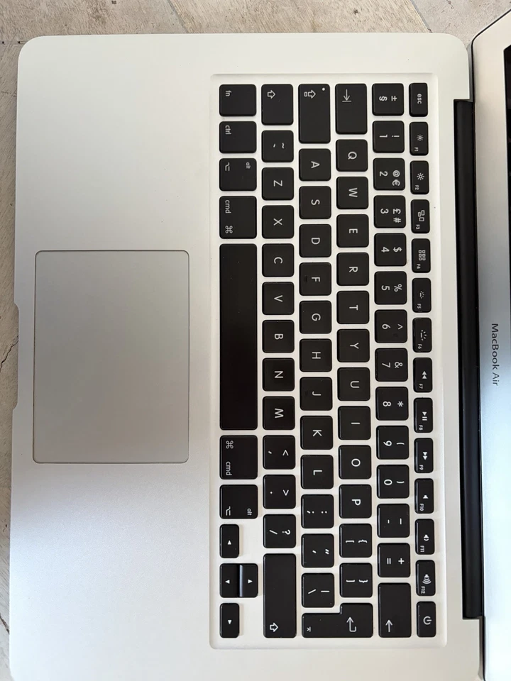 Apple MacBook Air 13" 2017 · i5 · 8GB · 256GB, photo 3 of 5