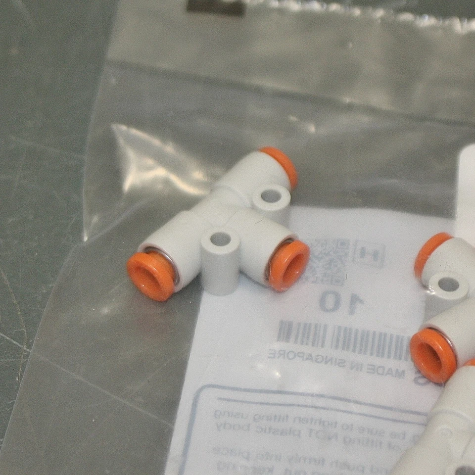 (10) SMC Union Tee KQ2T05-00A, 3/16" x 3/16" x 3/16", Push to Connect, Plastic - Image 3 of 4