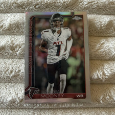 Topps 2025 Chrome Darnell Mooney Refractor #11 Atlanta Falcons NFL Card