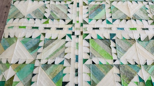 Emerald City Quilt Top, Pieced Patchwork, 218 cm by 218 cm. QUILT TOP ONLY! - Picture 10 of 12