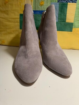 Hi heel Semi Boot shoesDolce Vita, Gray Color, Size 8.5 Pre Owned 
