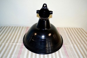 FABRIKLAMPE Schirm EMAILLE LAMPE BAUHAUS INDUSTRIELAMPE