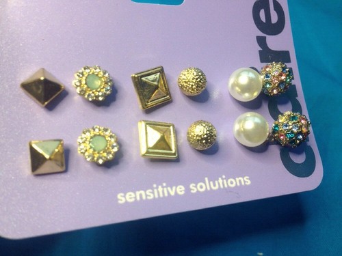 Six Pairs Claire's Gold Tone Rhinestone Encrusted Balls Faux Pearls Earrings New - Picture 4 of 6
