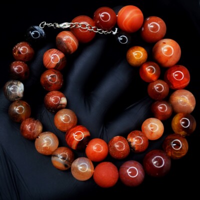 Edler Onyx 900 in runder Form. Kt. Brillanteste Perlenkette VK 11 E606