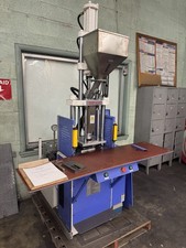 15 Ton Vertical Injection Molding Machine with molds