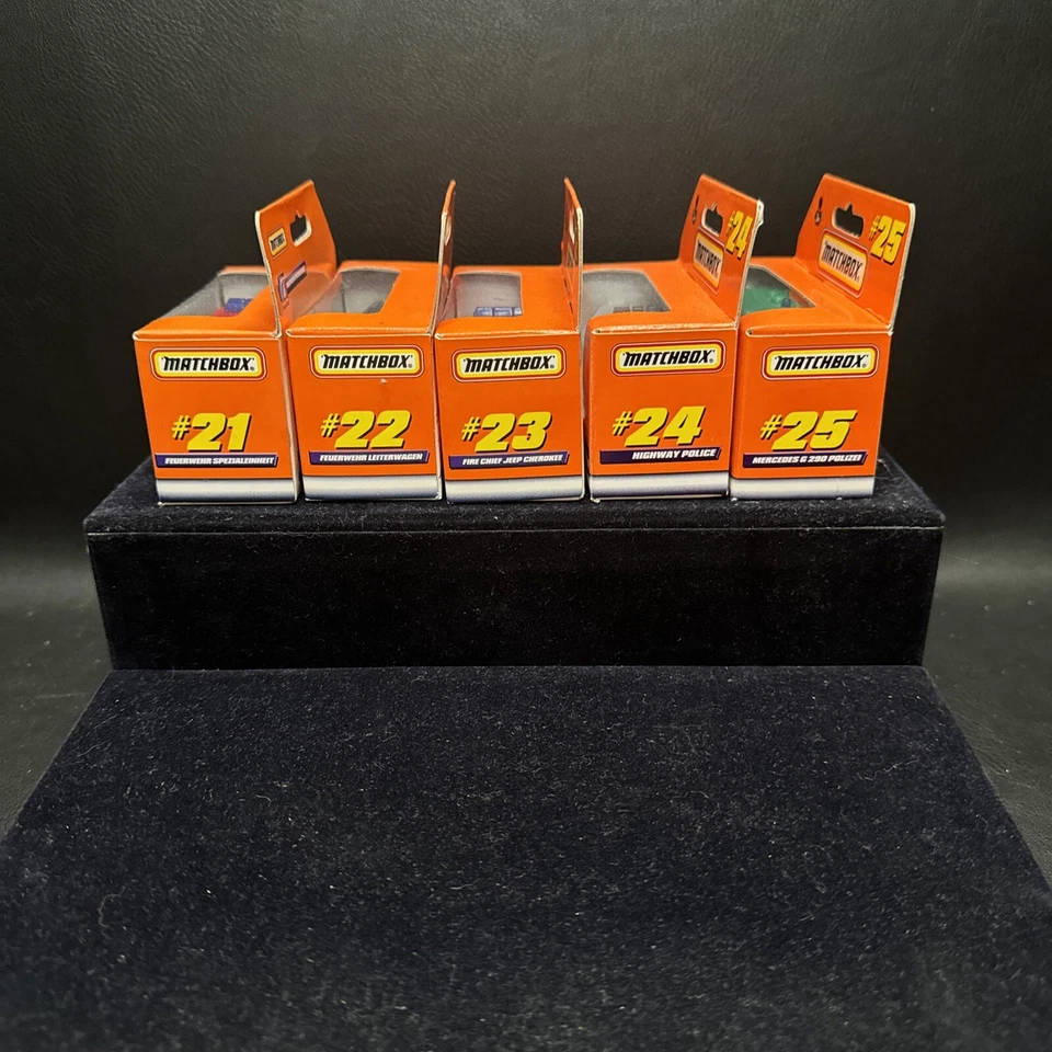 Matchbox 1998 NEW German Notfall Vehicles 21 22 23 24 25 Fire Truck Police 33500 - Image 3 of 4