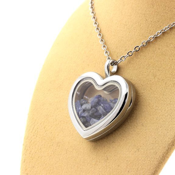 Collier bénitoïte brute silhouette coeur pour style bohème chic - 2