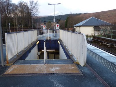 Foto 6x4 Bahnhof Crianlarich Die Stufen am nördlichen Ende der p c2017