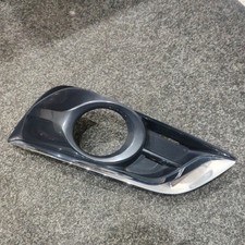 NISSAN PULSAR O/S/F FOGLIGHT LAMP GRILLE COVER DRIVER OFFSIDE RIGHT 622563ZL0A