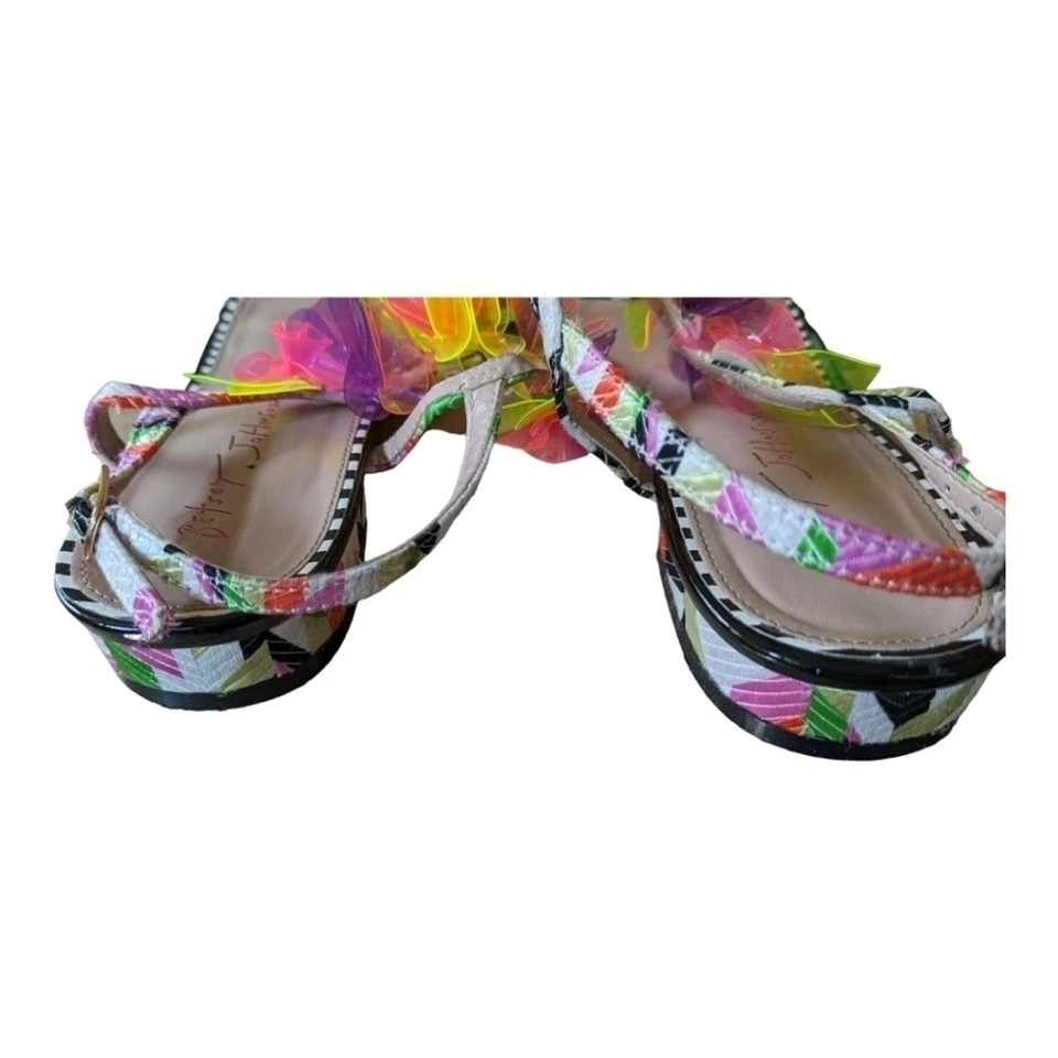 Sandalias Betsey Johnson Hensly de charol floral talla 9 - 9,5 usadas en excelente estado Foto 3 de 4