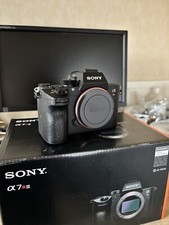 Appareil photo hybride 42,4MP Sony Alpha 7RIII A7R 3 (2541 déclenchements)