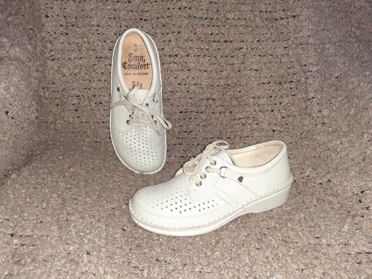 FINN COMFORT-Baden-Grey/Beige Pebbled Perforated Leather-Sz 37 D