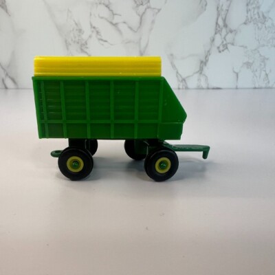 ERTL Green&Yellow John Deere Single Axle Forage Wagon Trailer 2.25'' Metal Frame