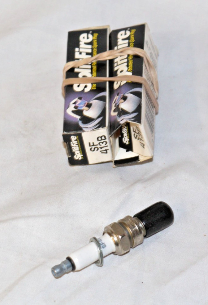 NEW SPLITFIRE Spark Plugs SF413B Quantity 2