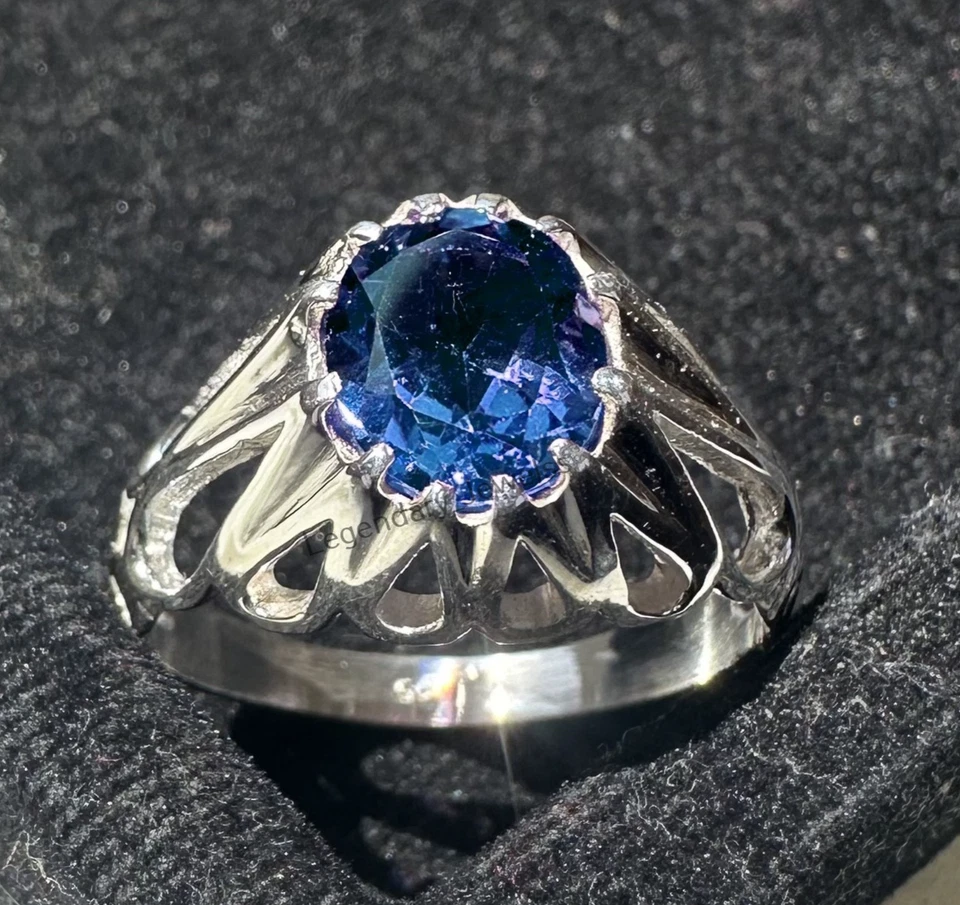 Piedra preciosa de tanzanita azul natural con anillo hecho a mano de plata de ley 925 para hombre Foto 2 de 3