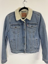 LEVI  S Womens Original Sherpa Lined Denim Trucker Jacket Size Large Fits Small 