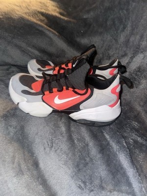 NIKE AIR MAX ALPHA SAVAGE 8.5