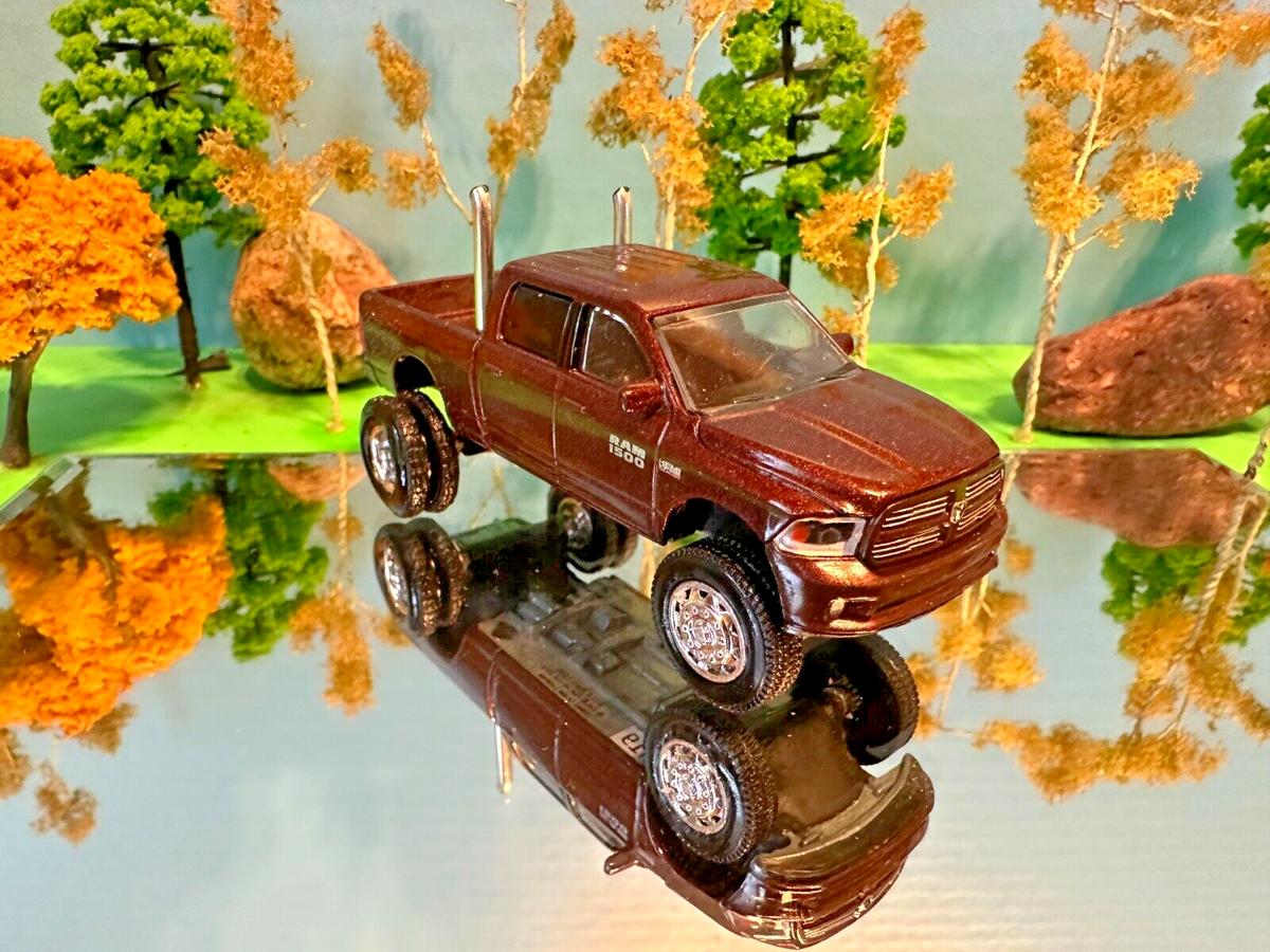 1/64 Custom Dodge Ram HEMI 1500 Crew Cab, G-5 Lift Kit For 1/64
