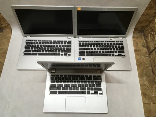 Toshiba CB30-B3122 Lot of 5 Broken Screens For Parts or Repair- FT - Picture 7 of 9