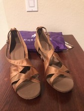 Sun Lisa Womens Ballroom shoe 38M fits similar to 7