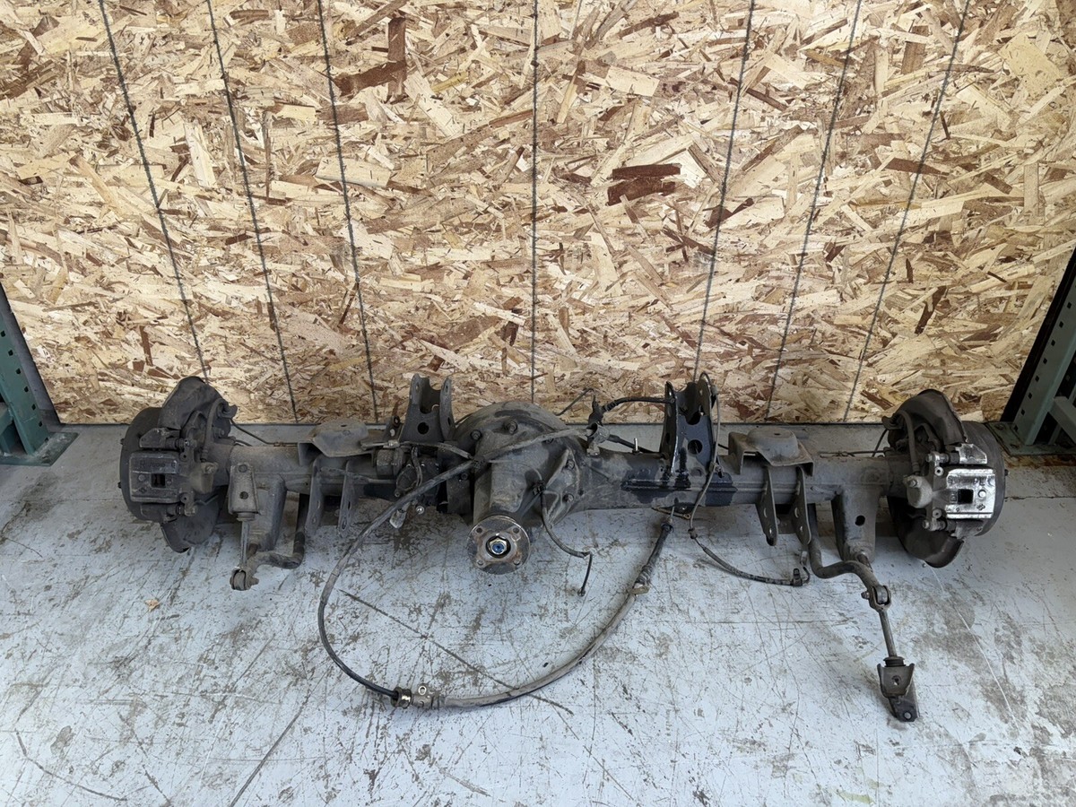 TOYOTA LAND CRUISER LX470 1998-1999 REAR AXLE ASSEMBLY LOCKING