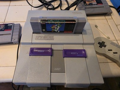 Nintendo Super Nes Orignal  Console w/ 2 Controllers & Cables 3 Games