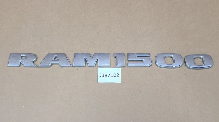 原始设备制造商 2009 - 2018 道奇 RAM "RAM 1500" 徽章徽章贴花标志徽章车身镀铬 — 第 3/4 张图片