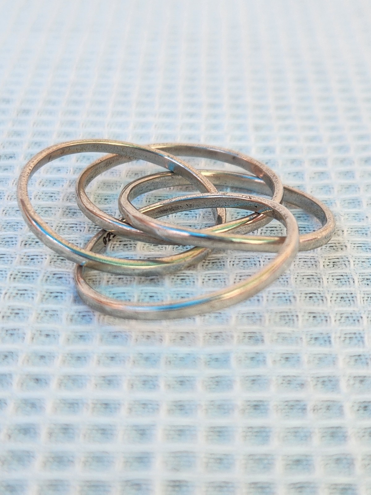 .925 Serling Silver Interlocked Ring Four Band Ri… - image 7