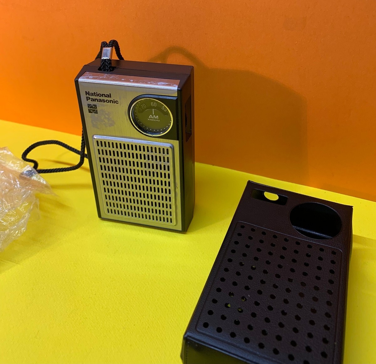 Vintage Portable radio National Panasonic R- 1015 New Vintage Portable radio National Panasonic R- 1015 New