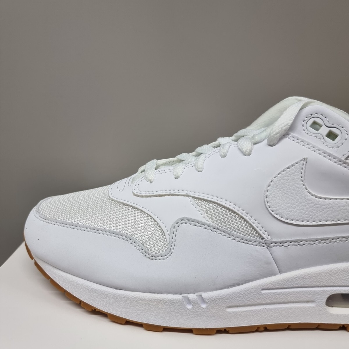 air max one white gum