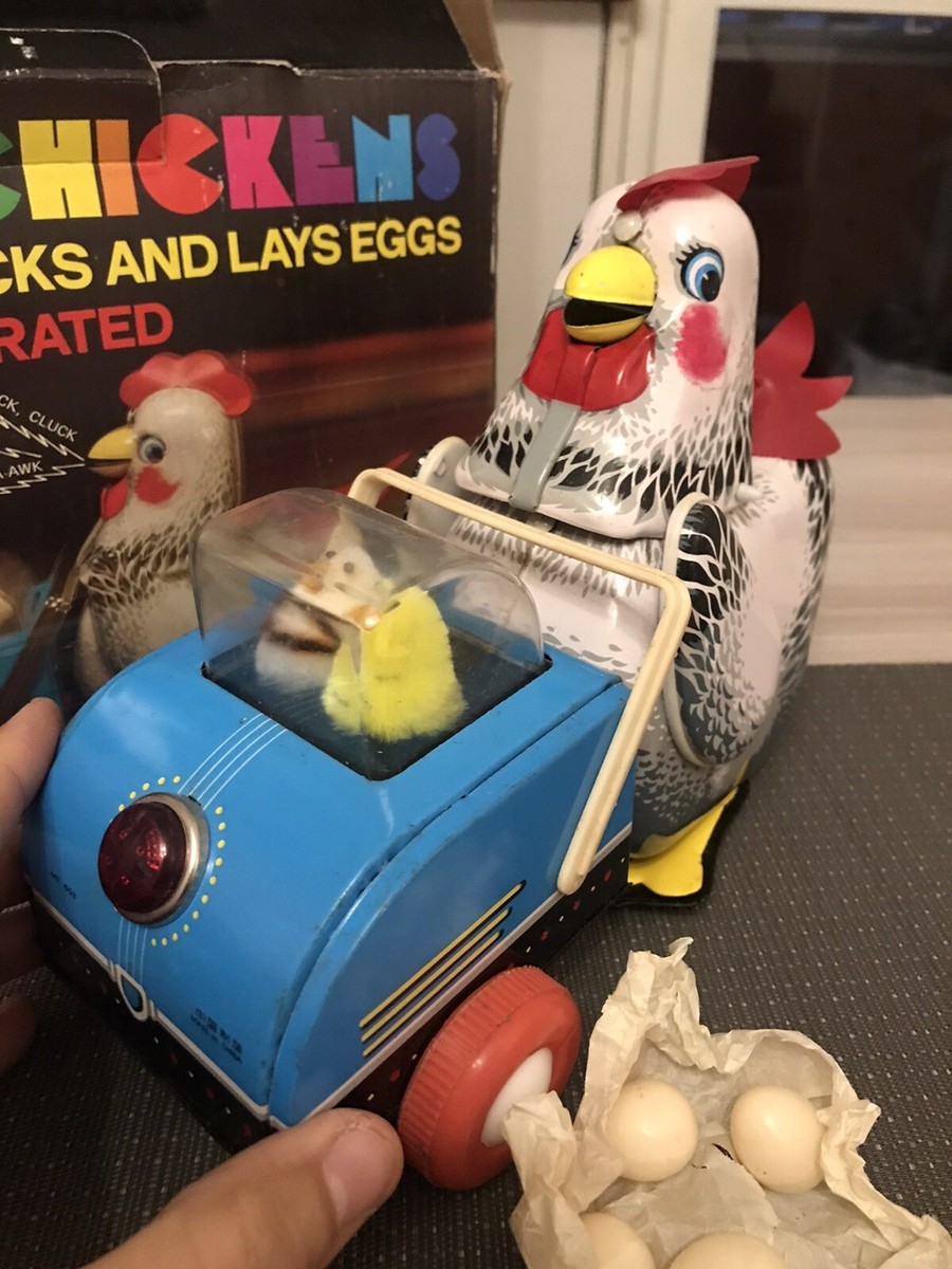 giocattolo latta originale anni 70 gallina con uova fondo di