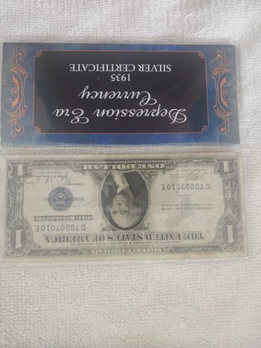 RARE ERROR 1935 $1 SILVER CERT. UNIQUE SERIAL #. BLUE SEAL.  MARGINS ERROR  - Picture 5 of 5