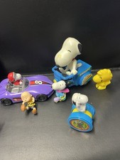 Peanuts Snoopy Misc Figures In Movable Cars