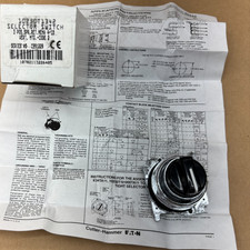 Cutler-Hammer 10250T1342 Selector Switch 3 Position Black Twist Knob Heavy-Duty