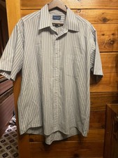 TownCraft Mens L Wrinkle Free Button Down Short Sleeve Blue Plaid Shirt 17