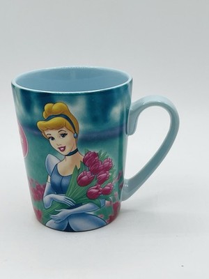 Disney Store Cinderella ''I Dreamt My Whole Castle Was Clean'' 10 oz Coffee Mug