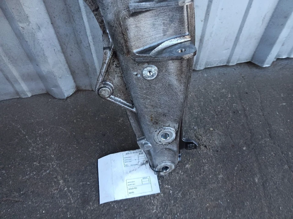 Suspensión delantera subchasis cuna travesaño 99134108116 Porsche 911 991 12-19 Foto 3 de 4