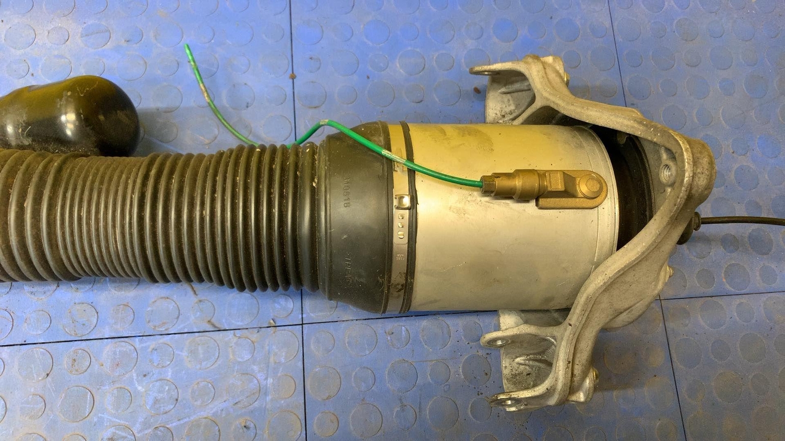 08 09 10 11 BENTLEY Continental GT Front Right Air Shock Absorber OEM 3W0616040D