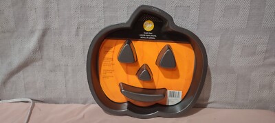 Wilton Pumpkin Jack-O-Lantern Cake Pan Non-stick Halloween NEW 