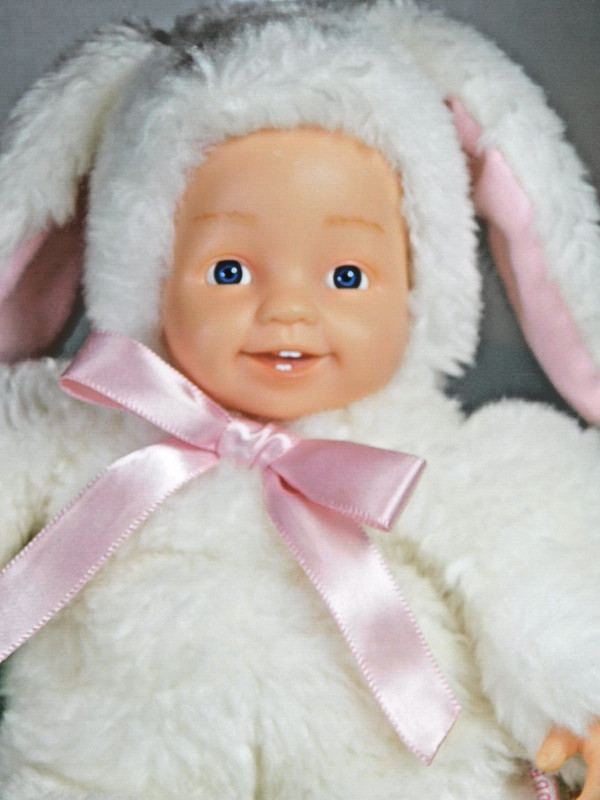 Anne Geddes Baby Bunnies Doll 2005 Smiling with Teeth 9 inches Easter