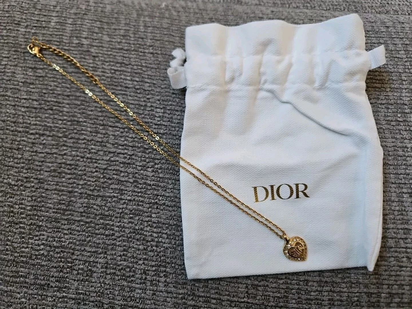 Collier vintage Christian Dior emblème coeur strass plaqué or femme excellent état 