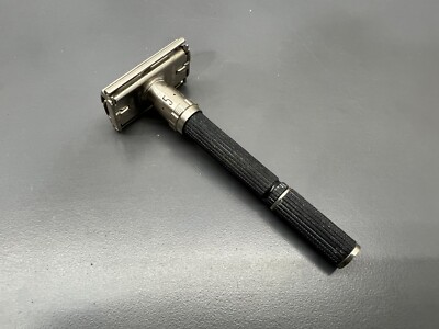 1) VINTAGE GILLETTE BLACK HANDLE SUPER 109 ADJUSTABLE DE SAFETY