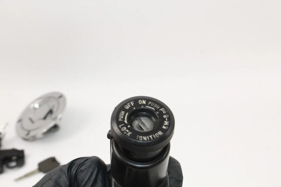 06-11 Kawasaki Ninja ZX14R ZX14 Ignition Lock Gas Cap Seat Set with Key - Image 3 of 4
