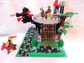 LEGO System Fire Breathing Fortress 6082 In 1993 Used Retired Complete