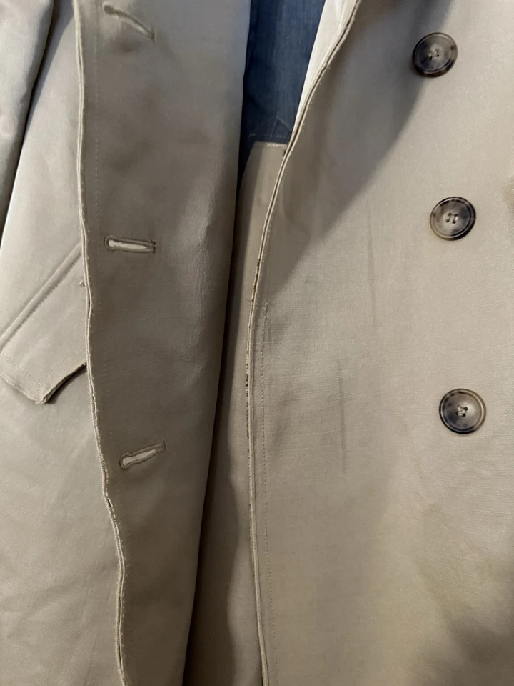 Authentic Dolce & Gabbana Women’s Trench Coat Size Medium Beige Distressed VTG - Image 4 of 4