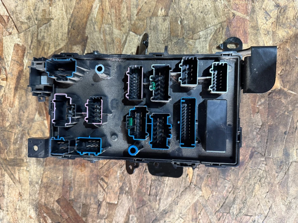 2003 Ford F350 Super Duty Under Dash Fuse Box Relay Panel 3C3T-14A067-ED - Image 4 of 4