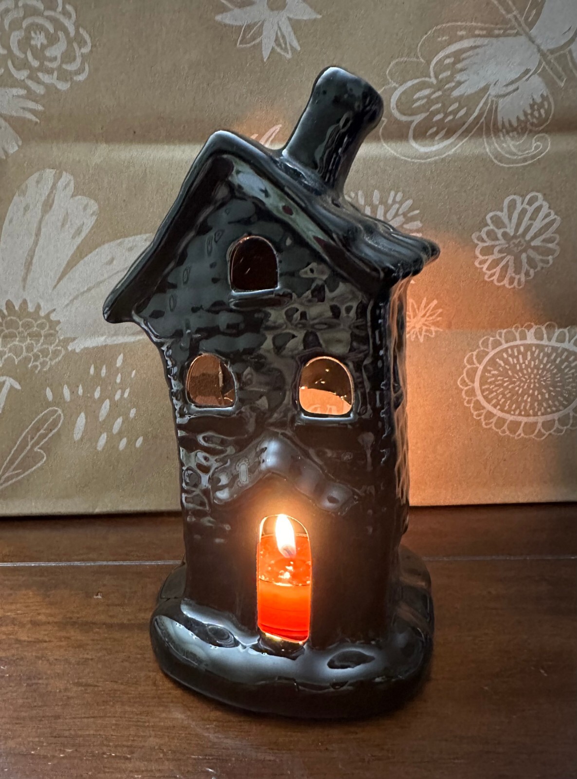 Yankee Candle Haunted Halloween House Tea Light Holder and Trick or Treat Candle