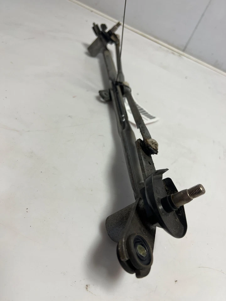 2011 - 2015 Kia Sorento Windshield Wiper Linkage OEM 981201U000 - Image 4 of 4